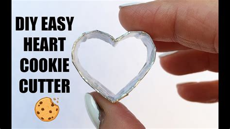 How do you make a Mickey Mouse cookie cutter?